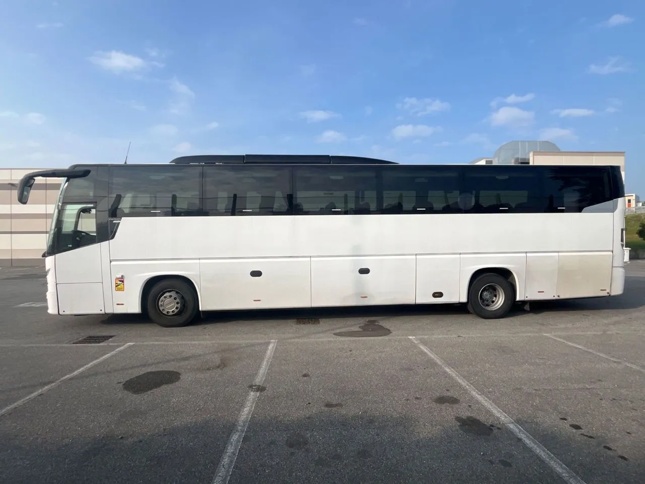 Vdl FUTURA FHD2 501E1 - Euro 6 - 320 kW - 12.875 mt - left side photo