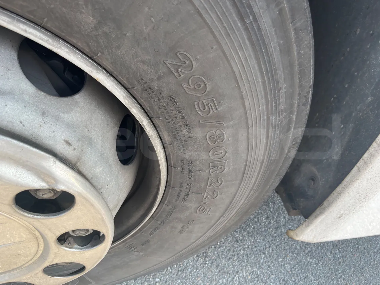 Vdl FUTURA FHD2 501E1 - Euro 6 - 320 kW - 12.875 mt - front left tire measurements