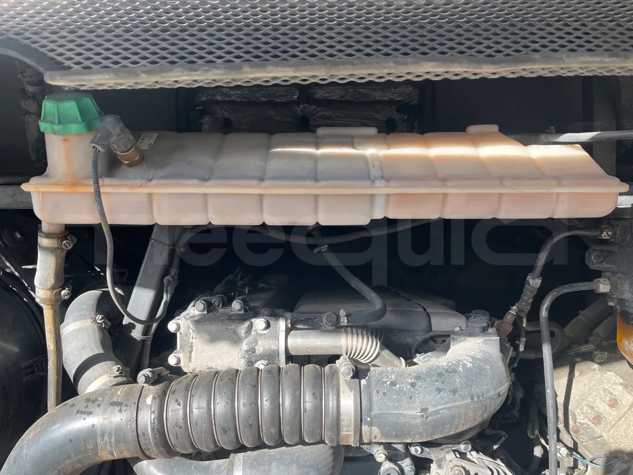 Man Noge TouringR33 - Euro4 - 324kW - 12.200mt - engine plate photo