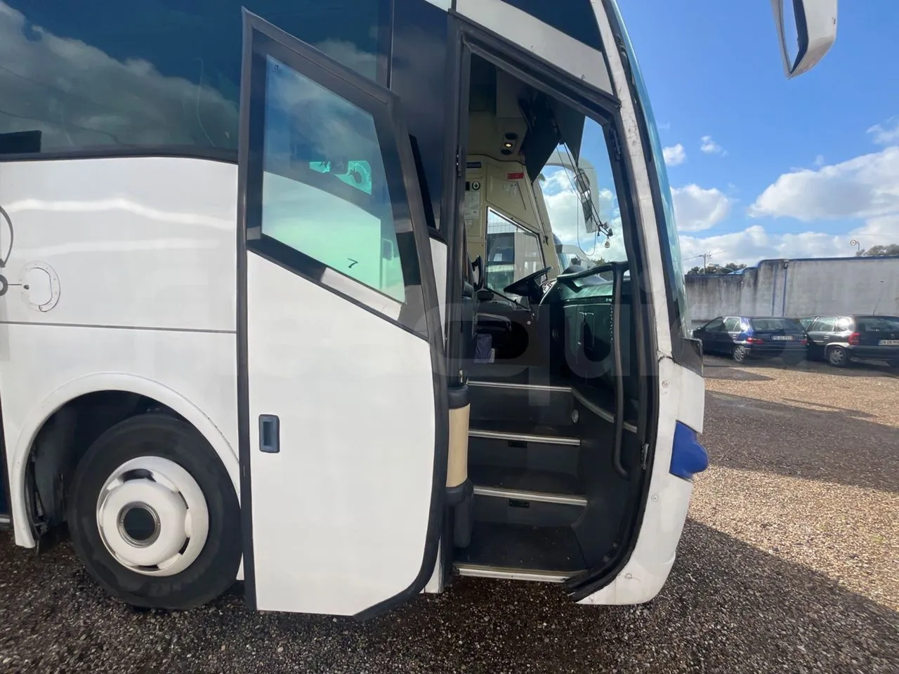 Man Noge TouringR33 - Euro4 - 324kW - 12.200mt - front door 1 open