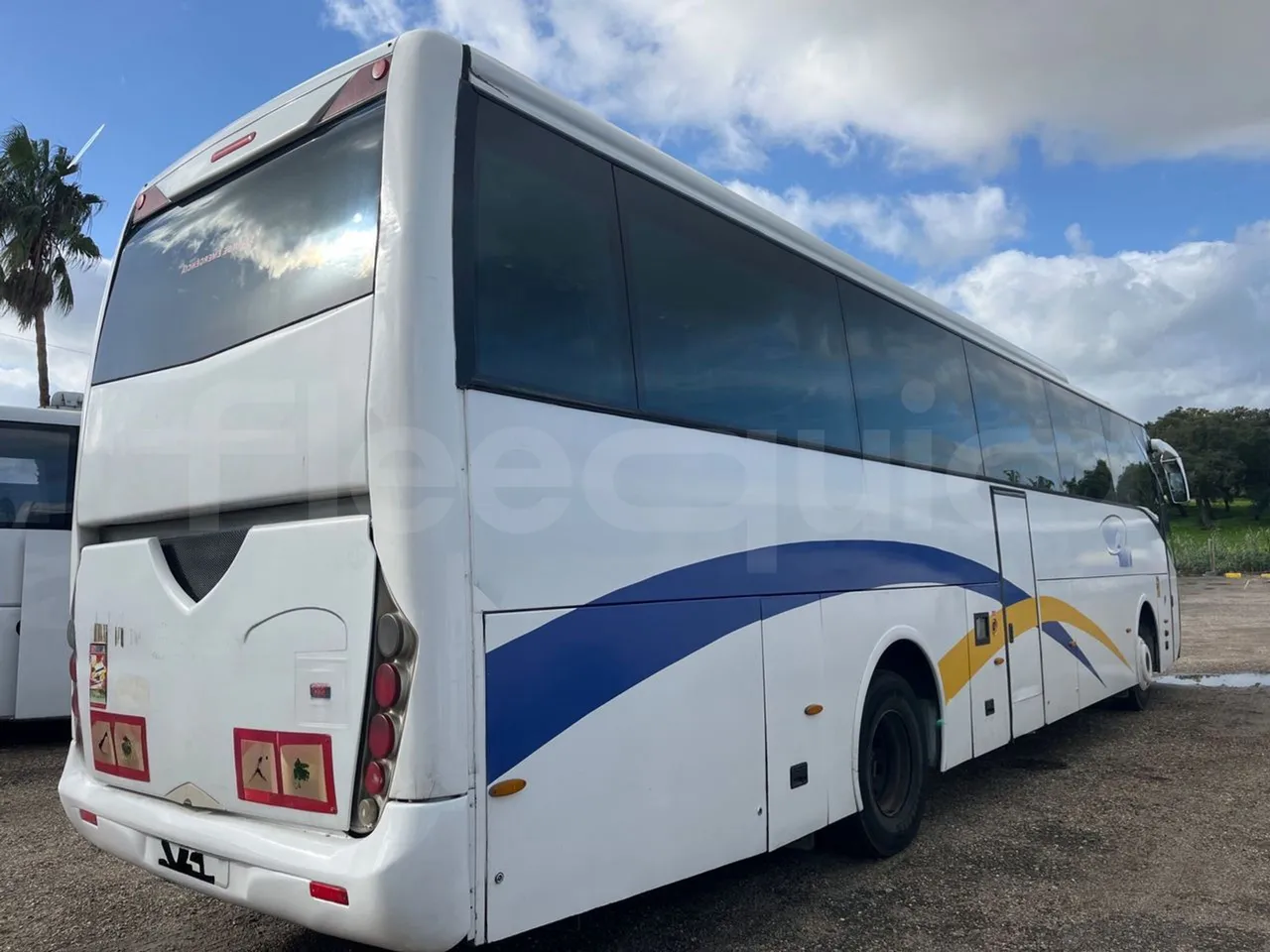 Man Noge TouringR33 - Euro4 - 324kW - 12.200mt - 3/4 right rear doors closed