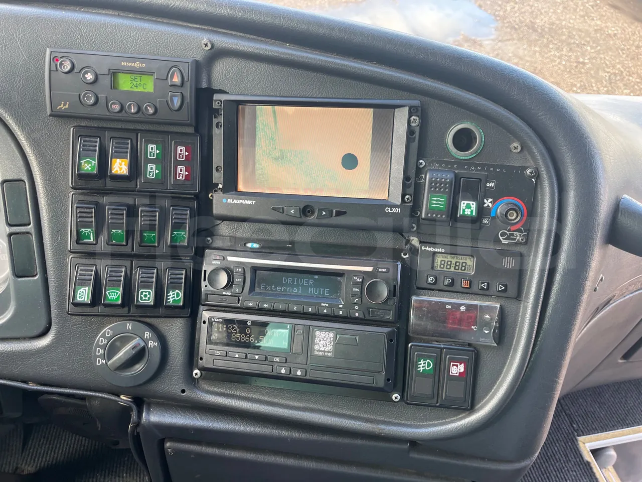 Man Noge TouringR33 - Euro4 - 324kW - 12.200mt - radio accessories photo