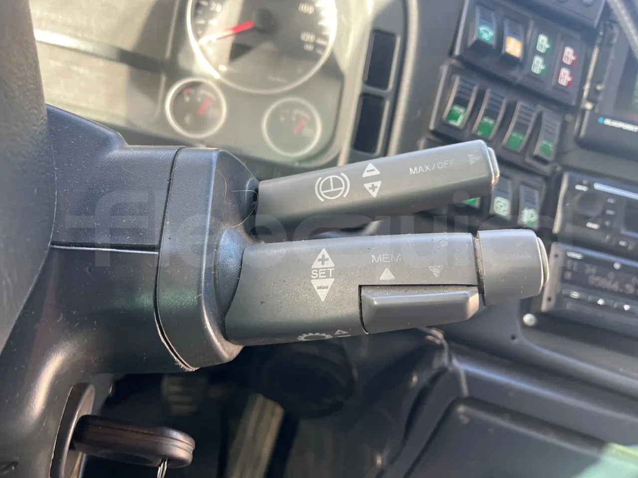 Man Noge TouringR33 - Euro4 - 324kW - 12.200mt - onboard devices 1