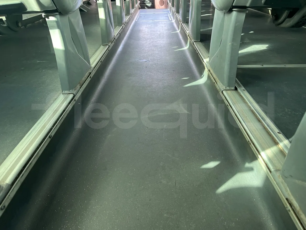 Man Noge TouringR33 - Euro4 - 324kW - 12.200mt - seat brackets photo