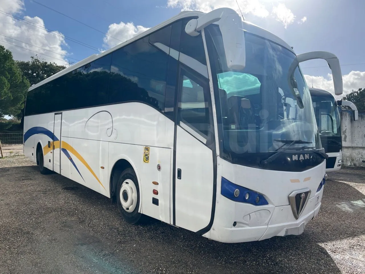 Man Noge TouringR33 - Euro4 - 324kW - 12.200mt - Base cover photo