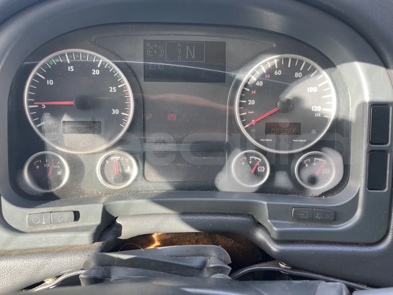 Man Noge TouringR33 - Euro4 - 324kW - 12.200mt - dashboard lights on