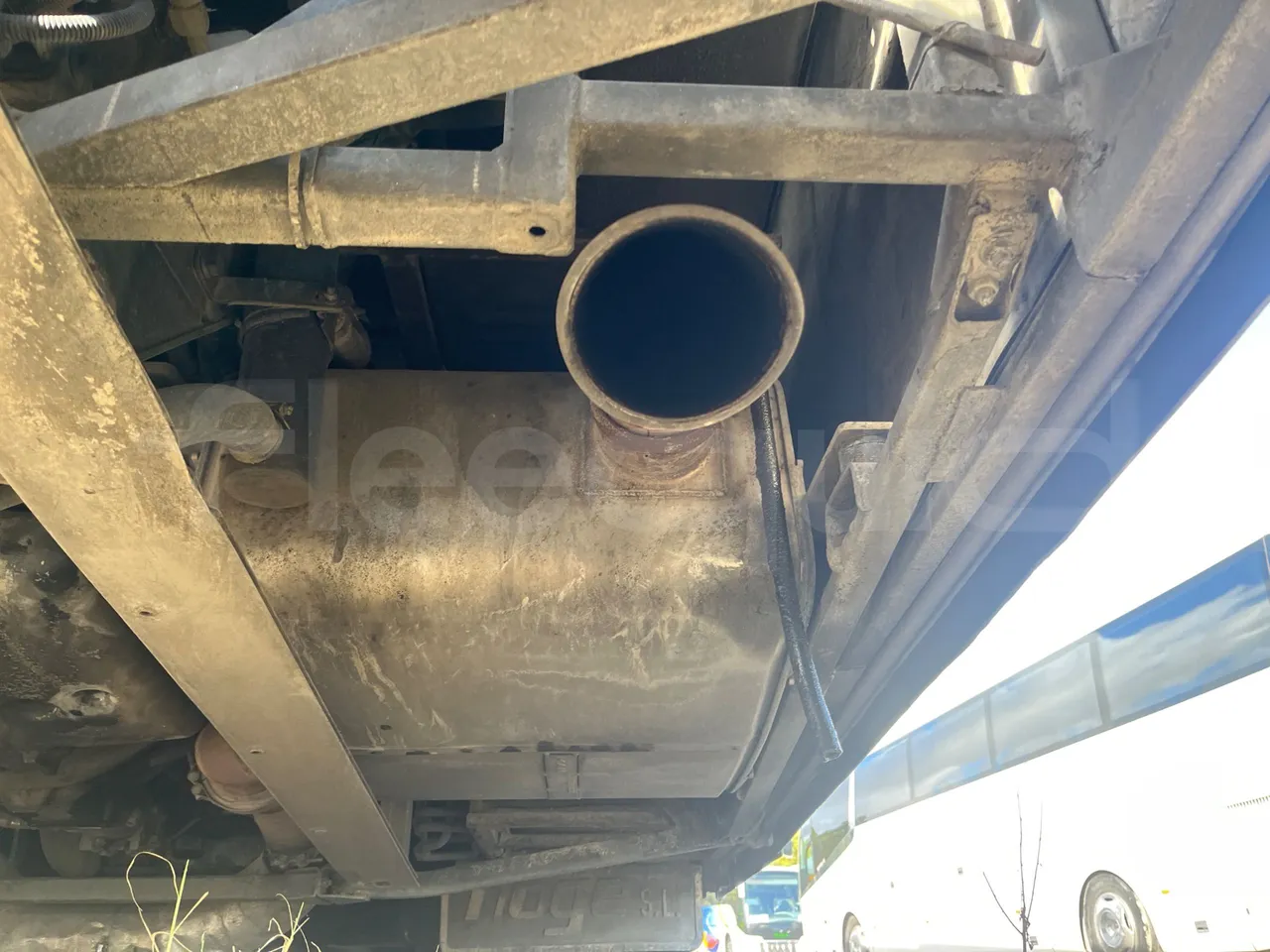 Man Noge TouringR33 - Euro4 - 324kW - 12.200mt - exhaust photo