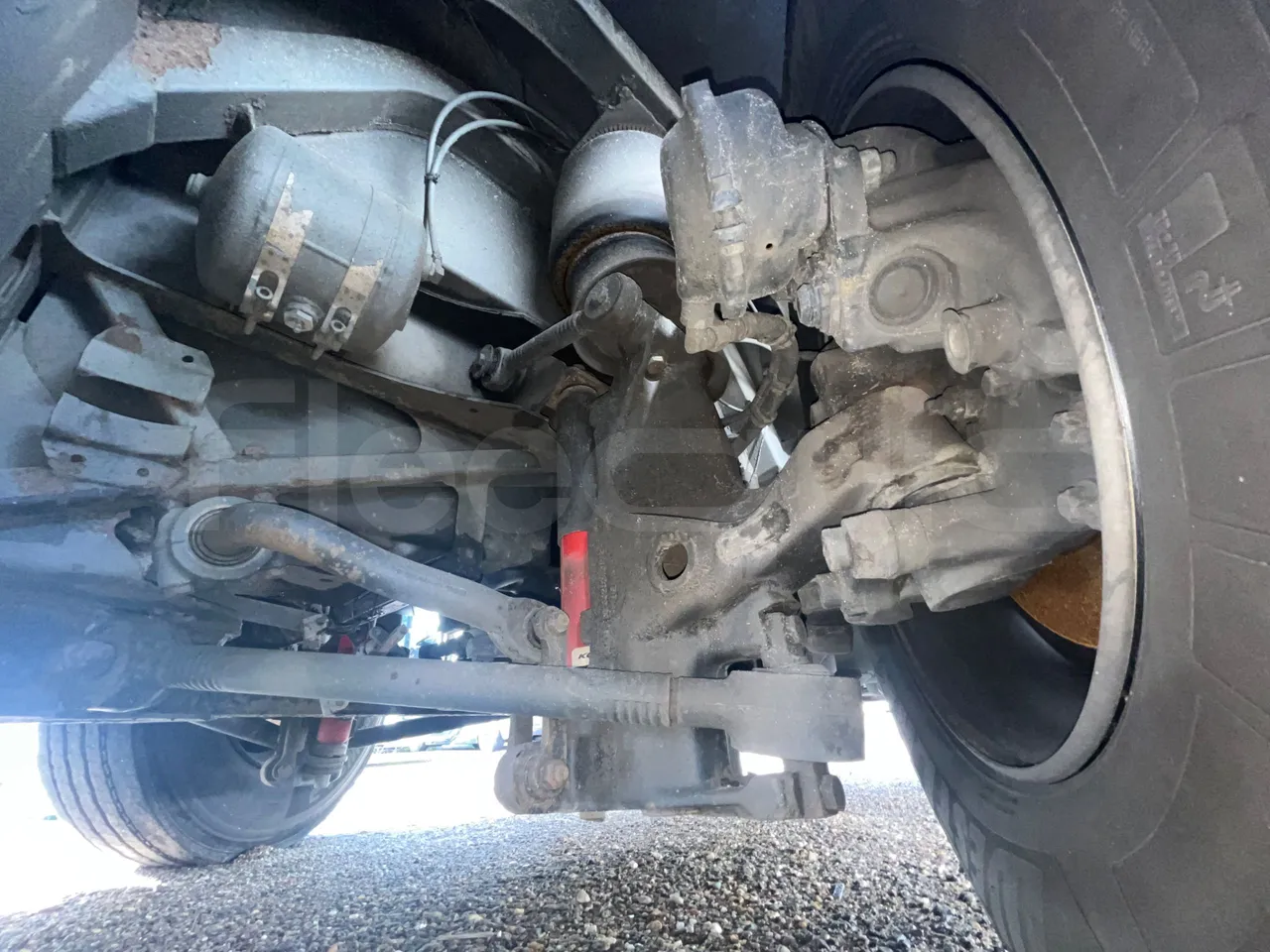 Man Noge TouringR33 - Euro4 - 324kW - 12.200mt - front shock absorbers right