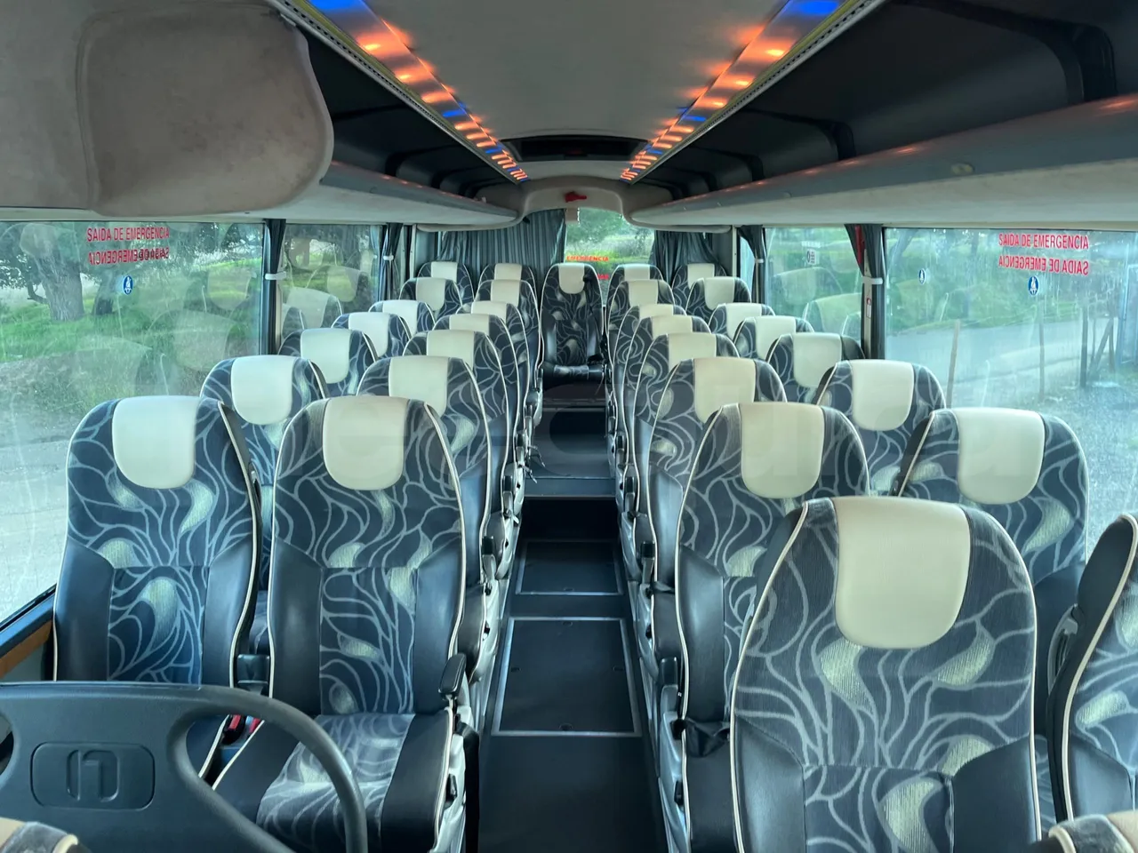 Man Noge TouringR33 - Euro4 - 324kW - 12.200mt - reverse view middle aisle