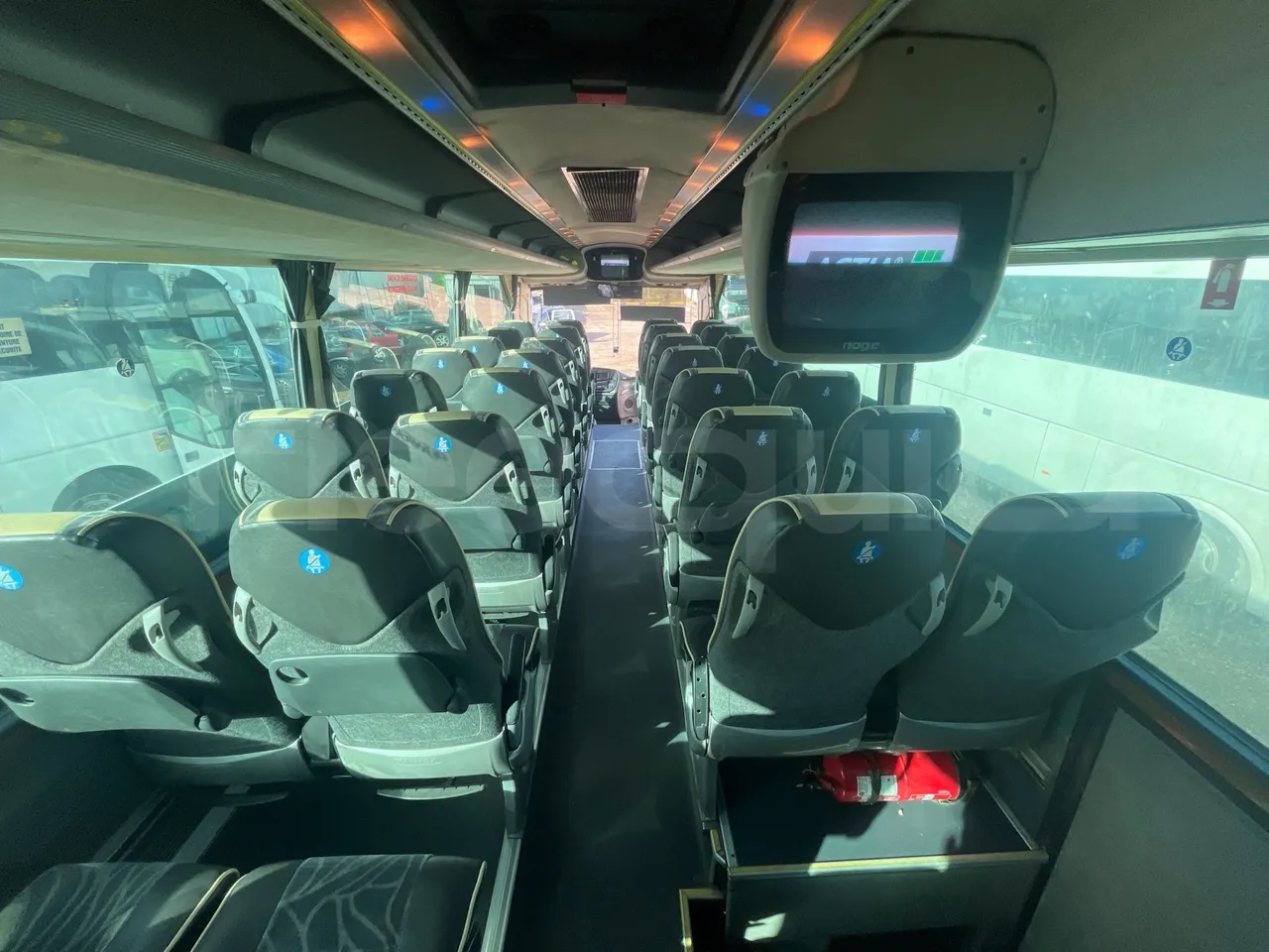 Man Noge TouringR33 - Euro4 - 324kW - 12.200mt - forward view all seats last row height