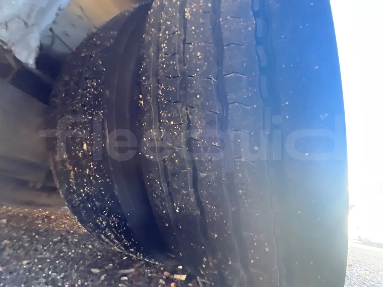 Man Noge TouringR33 - Euro4 - 324kW - 12.200mt - tread condition second axle tires left