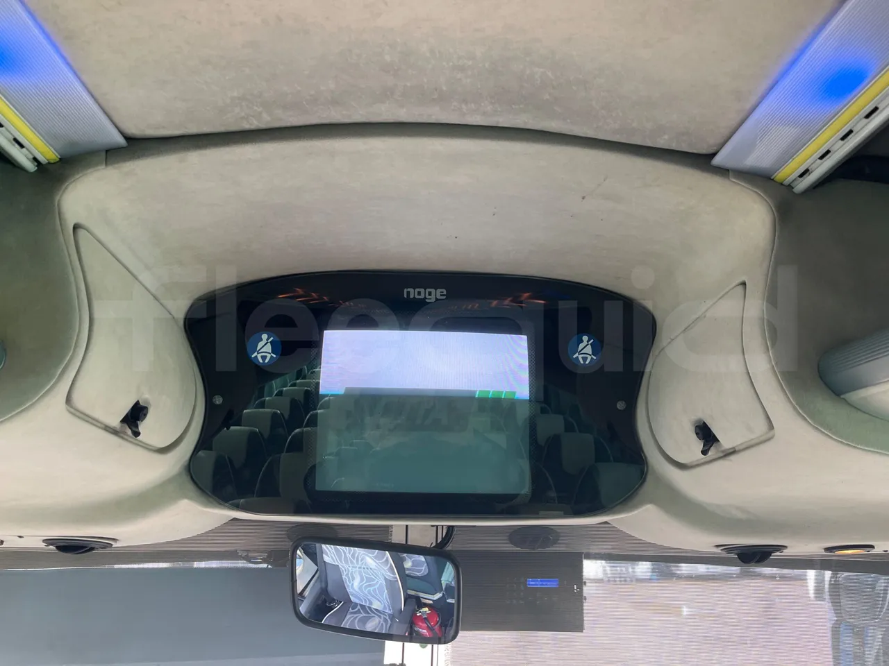 Man Noge TouringR33 - Euro4 - 324kW - 12.200mt - overhead compartments photo