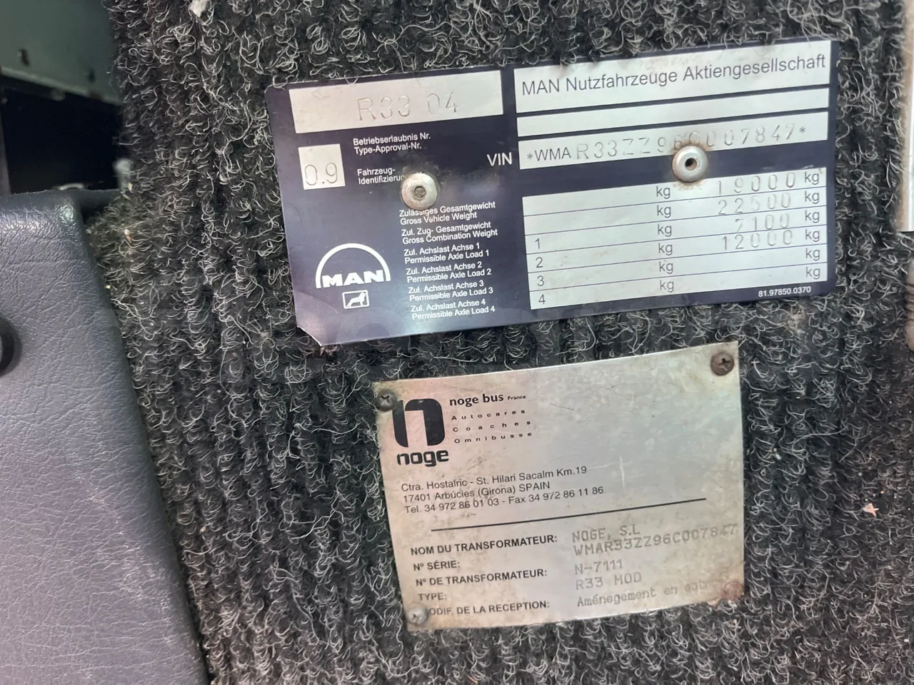 Man Noge TouringR33 - Euro4 - 324kW - 12.200mt - vehicle plate photo