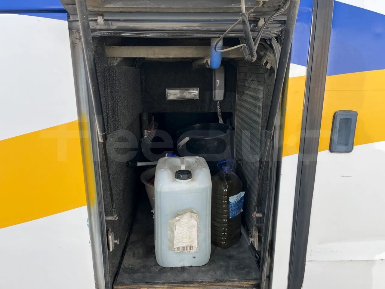 Man Noge TouringR33 - Euro4 - 324kW - 12.200mt - platform open photo