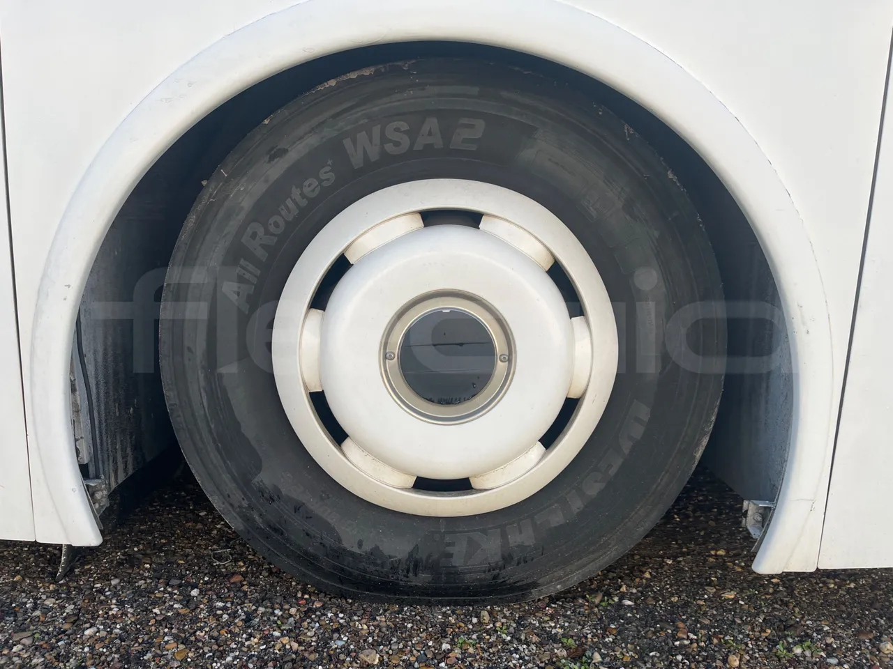 Man Noge TouringR33 - Euro4 - 324kW - 12.200mt - front left tire measurements