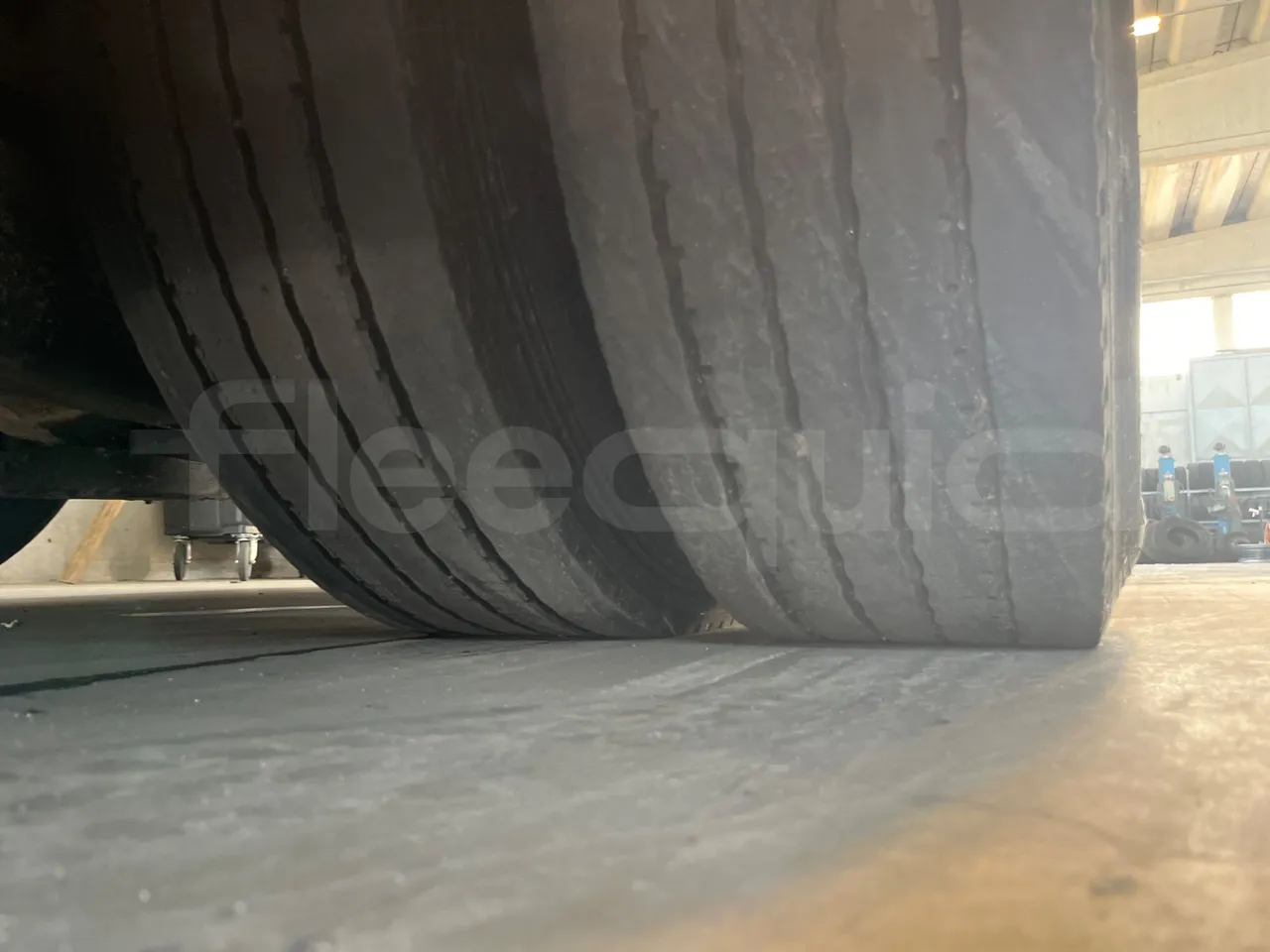 Irizar Scania Century K114IB - EUR3 - 250kW - 12m - tread condition second axle tires left