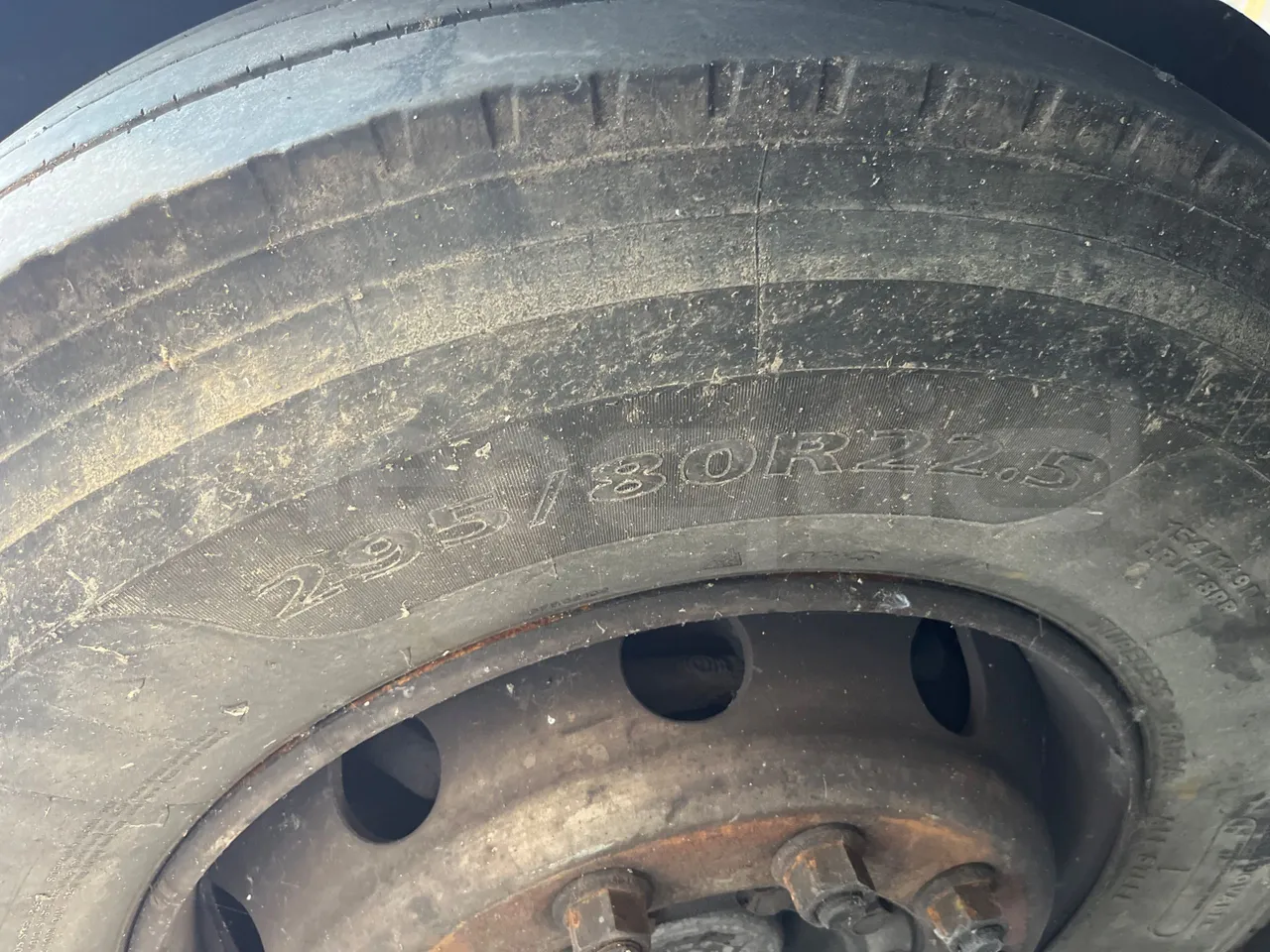 Irizar Scania Century K114IB - EUR3 - 250kW - 12m - front left tire measurements