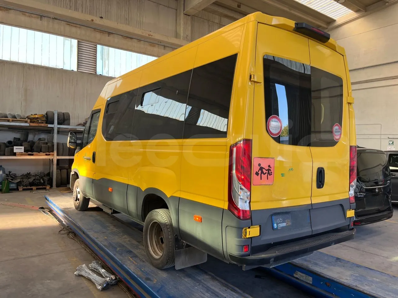 Iveco Daily 50C14N - EUR6 - 100kW - 6,048m - 3/4 left rear side