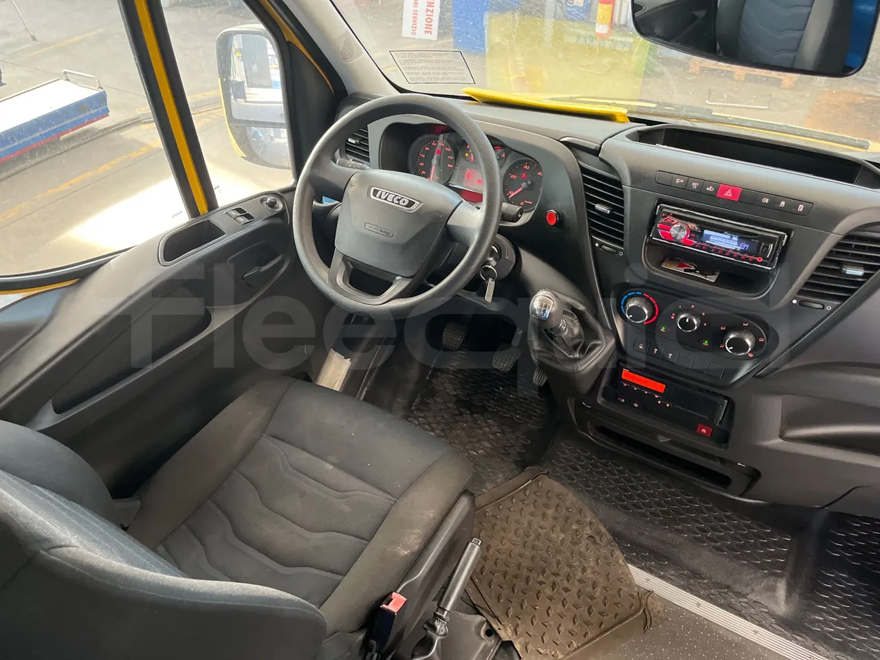 Iveco Daily 50C14N - EUR6 - 100kW - 6,048m - buttons panels on (mandatory for bus to scrap)