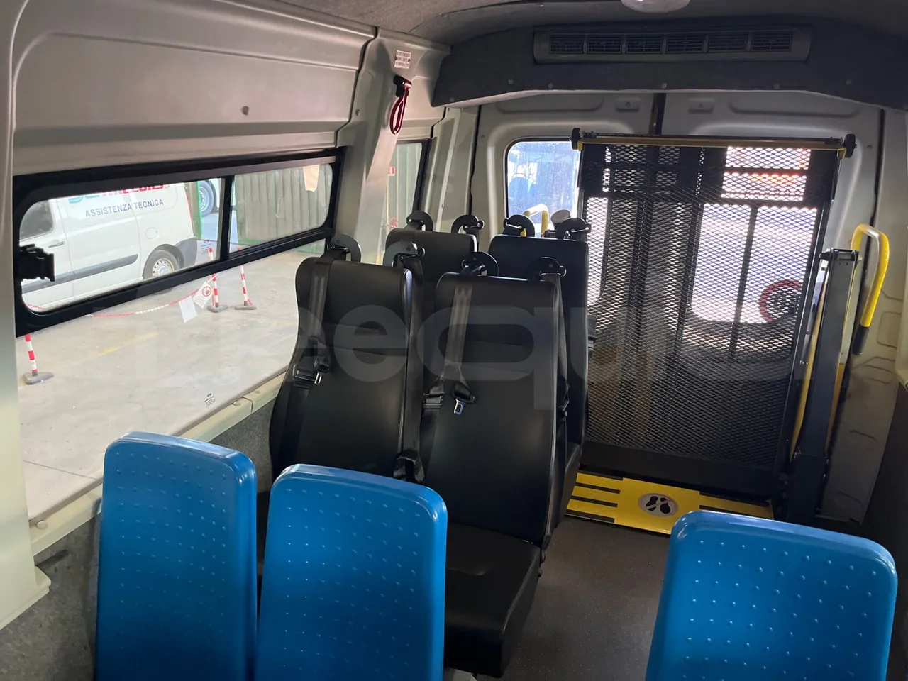 Iveco Daily 50C14N - EUR6 - 100kW - 6,048m - single seat detail