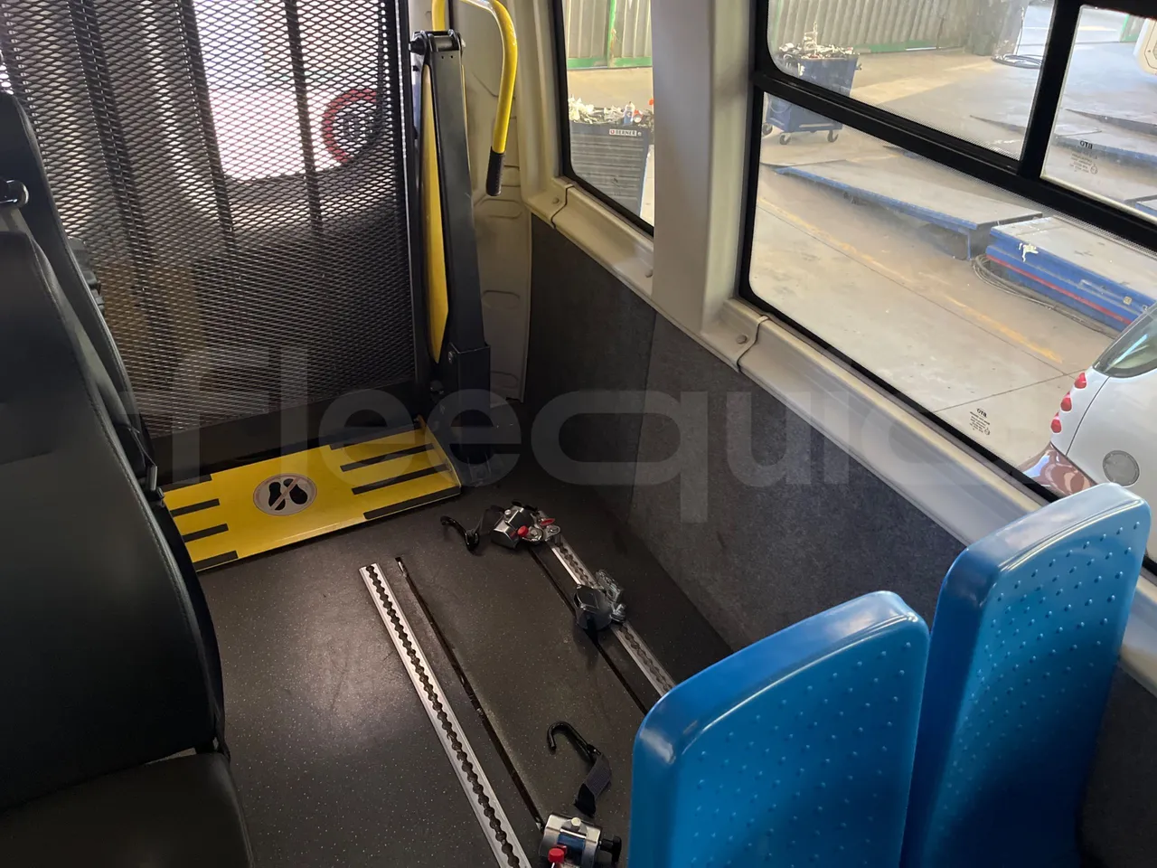 Iveco Daily 50C14N - EUR6 - 100kW - 6,048m - disabled area photo