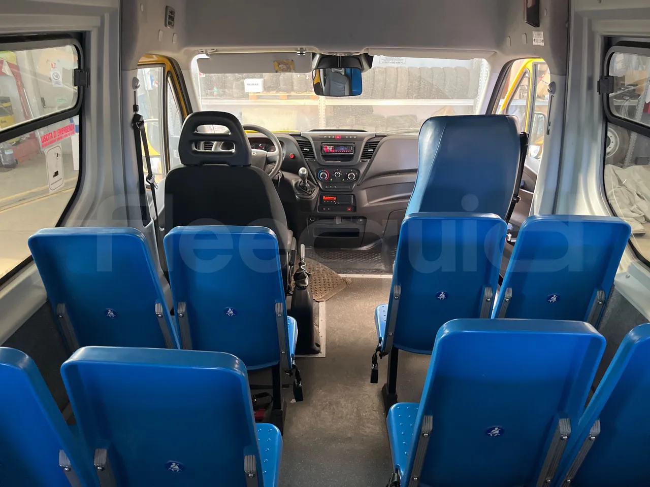 Iveco Daily 50C14N - EUR6 - 100kW - 6,048m - forward view all seats last row height