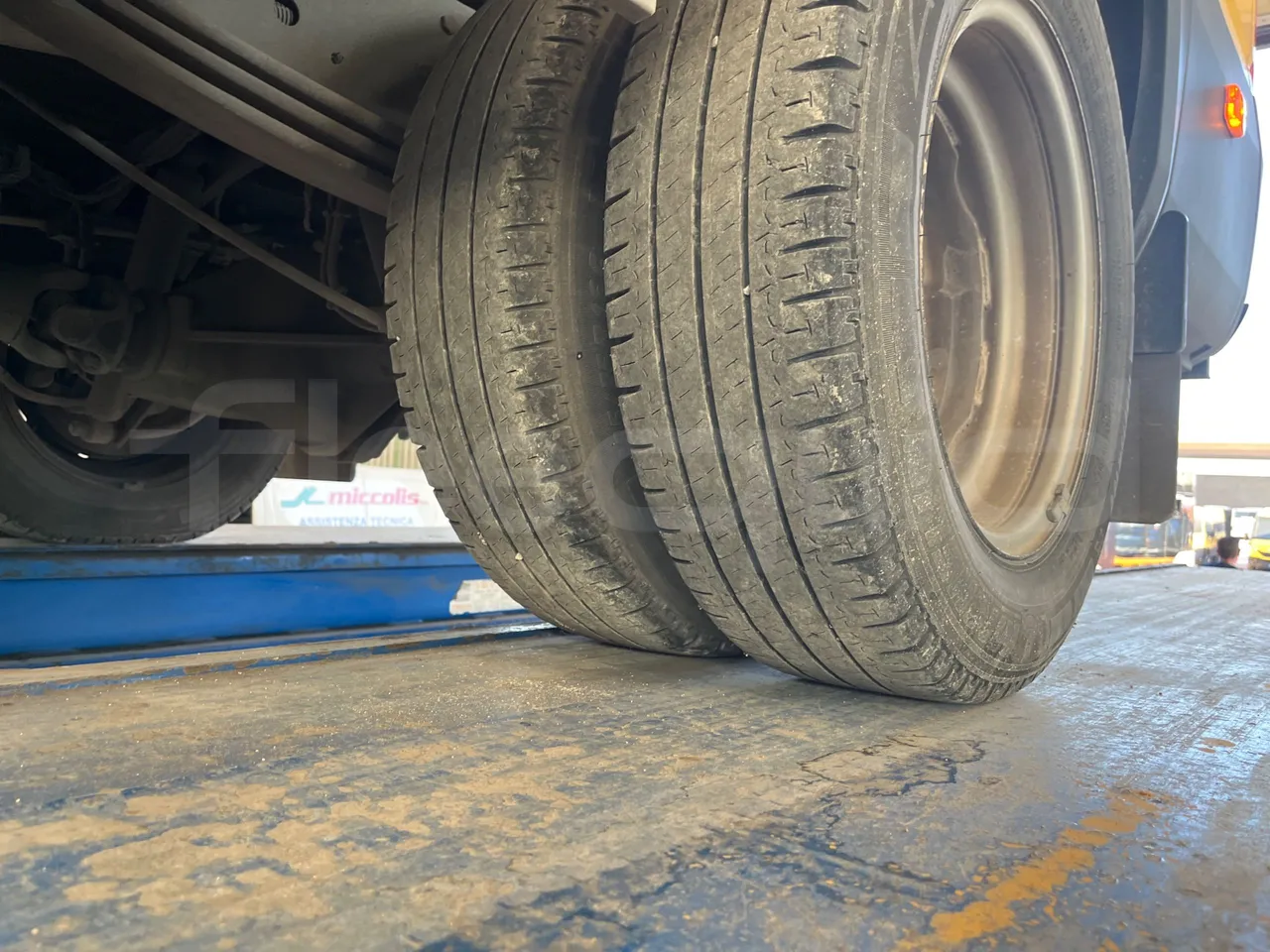 Iveco Daily 50C14N - EUR6 - 100kW - 6,048m - tread condition second axle tires left