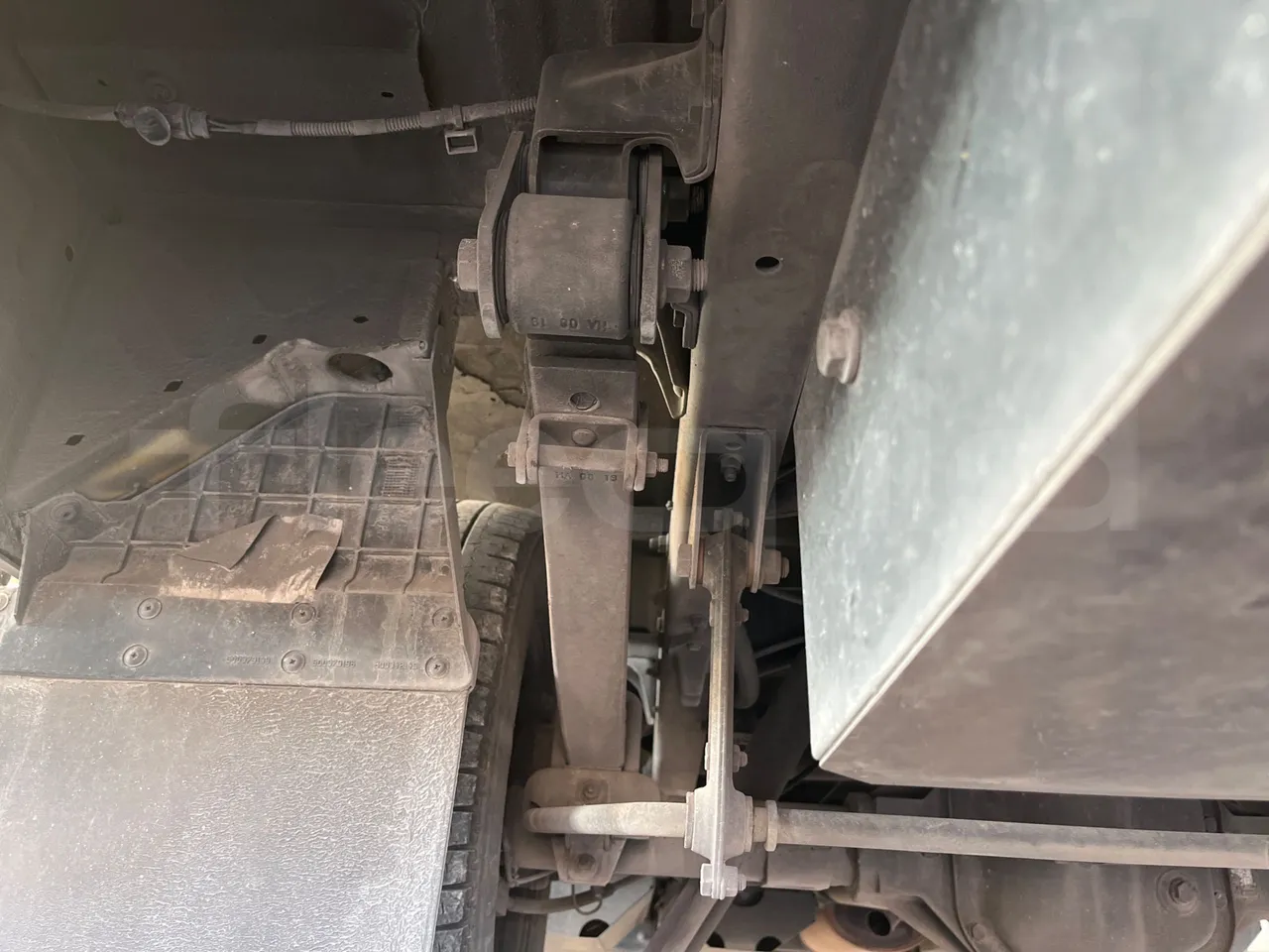Iveco Daily 50C14N - EUR6 - 100kW - 6,048m - axel 3 leaf spring left