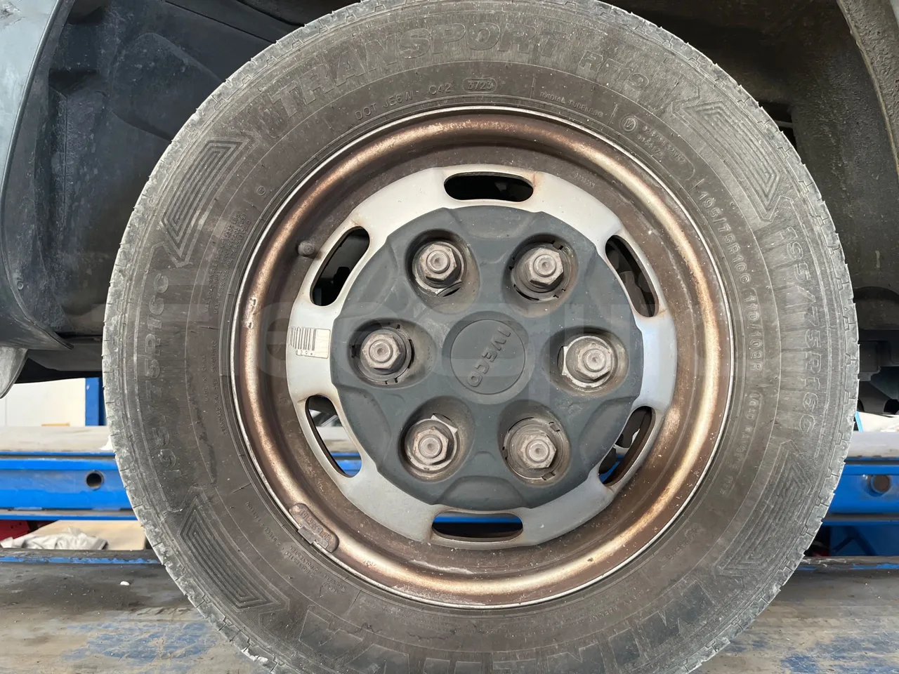 Iveco Daily 50C14N - EUR6 - 100kW - 6,048m - front left tire measurements