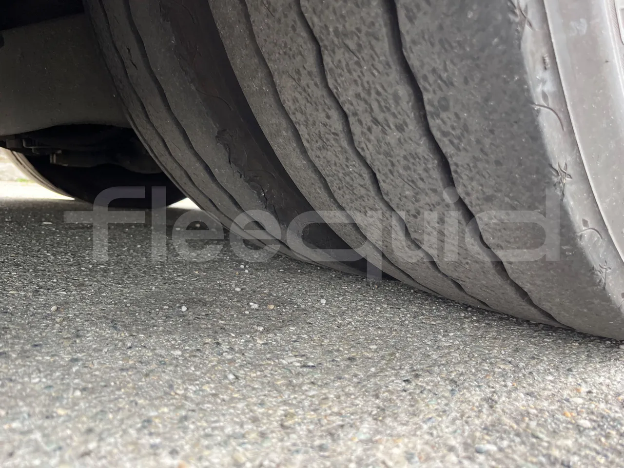 Mercedes-Benz Citaro O 530 A26 - Euro5 - 210kW - 12mt - tread condition front tires left