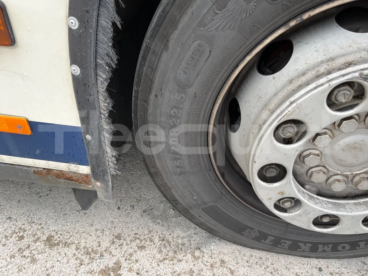 Mercedes-Benz Citaro O 530 A26 - Euro5 - 210kW - 12mt - front left tire measurements