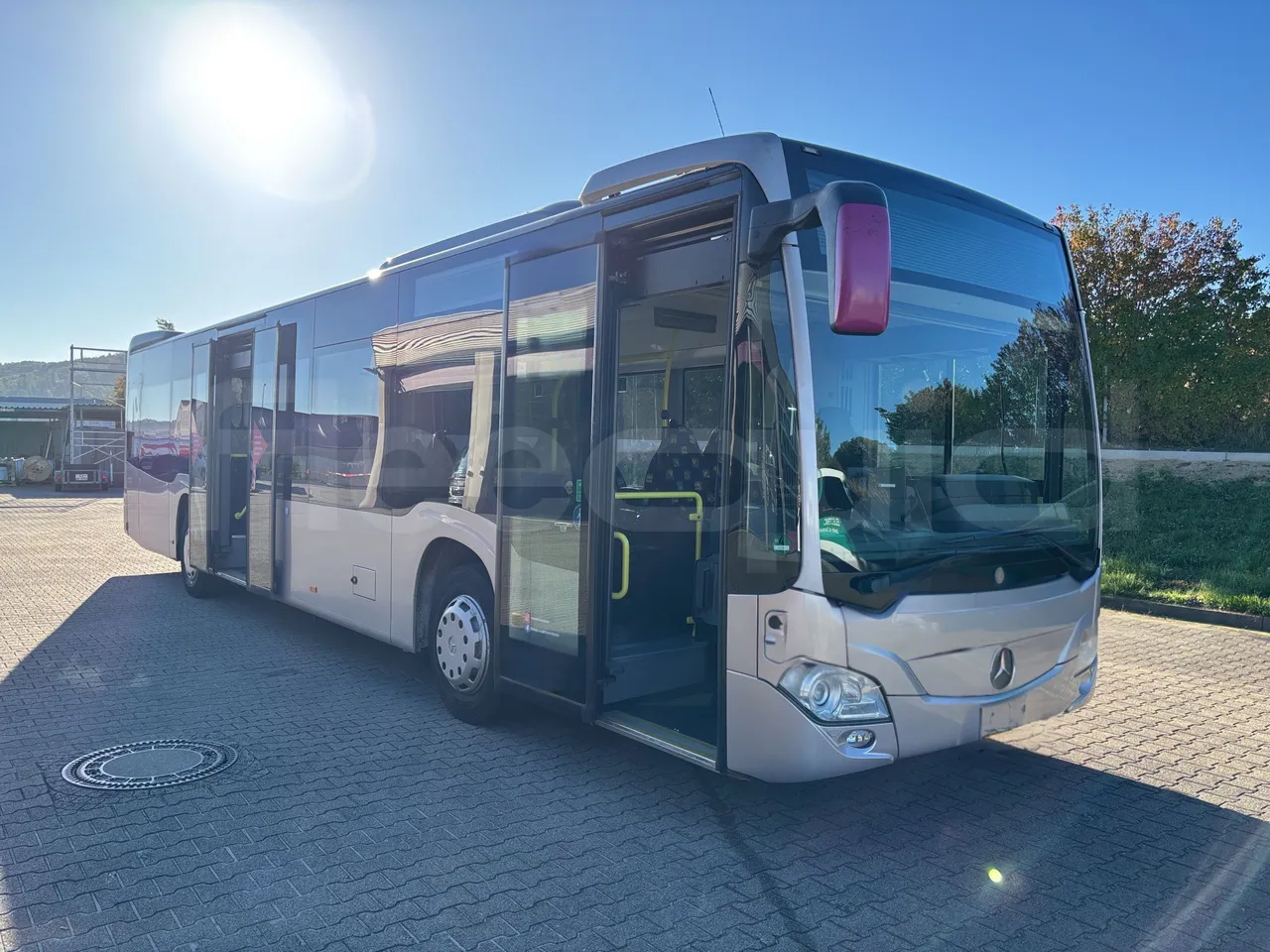 Mercedes-Benz Citaro - 3/4 Front Right Side Doors Open