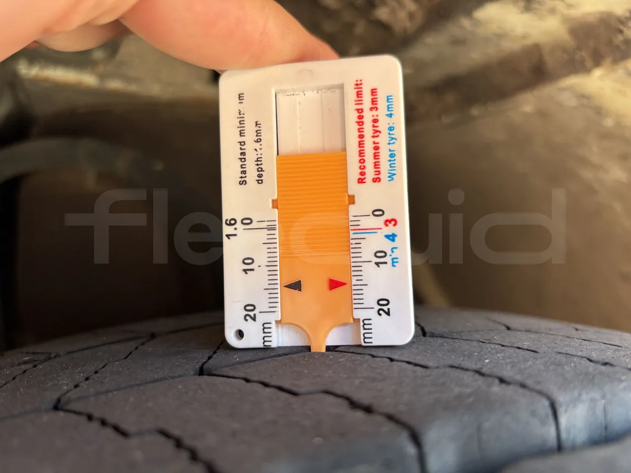 Mercedes-Benz Citaro - First Axle Left Side: Tyre Thickness