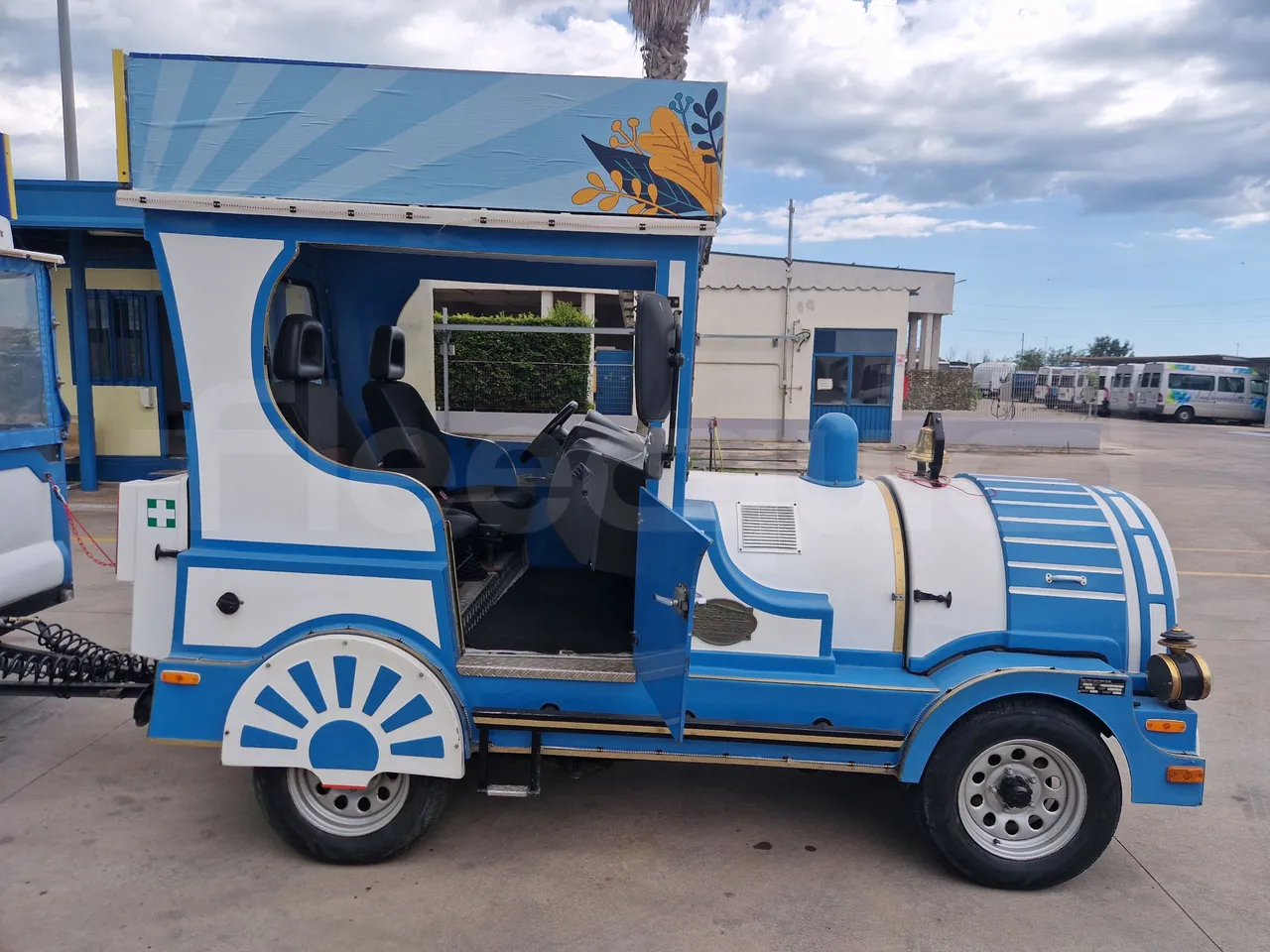 Suzuki Road train SJB - EUR4 - 062.05kW - 3.65m - front door 1 open