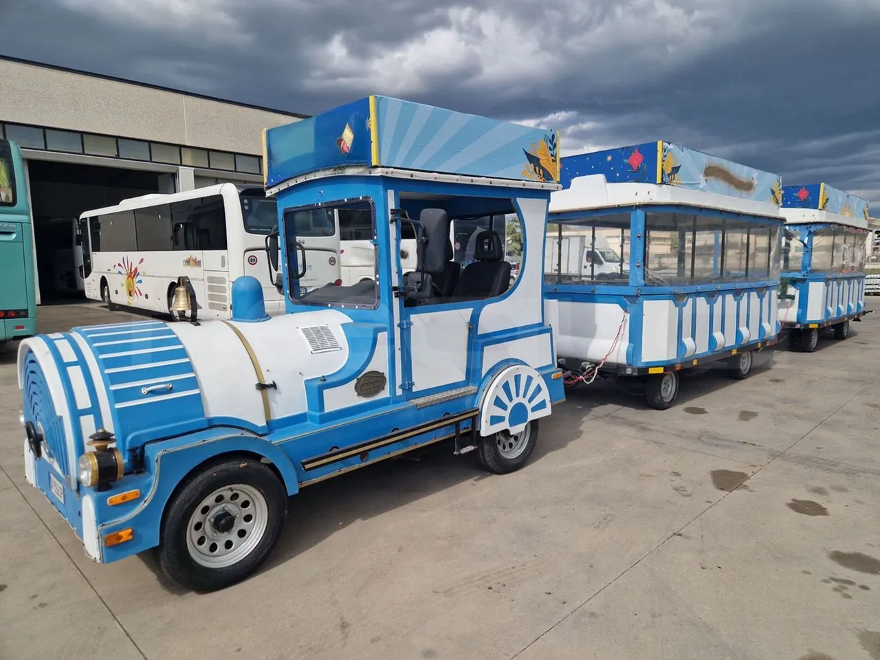 Suzuki Road train SJB - EUR4 - 062.05kW - 3.65m - 3/4 front left (mandatory for bus to scrap)