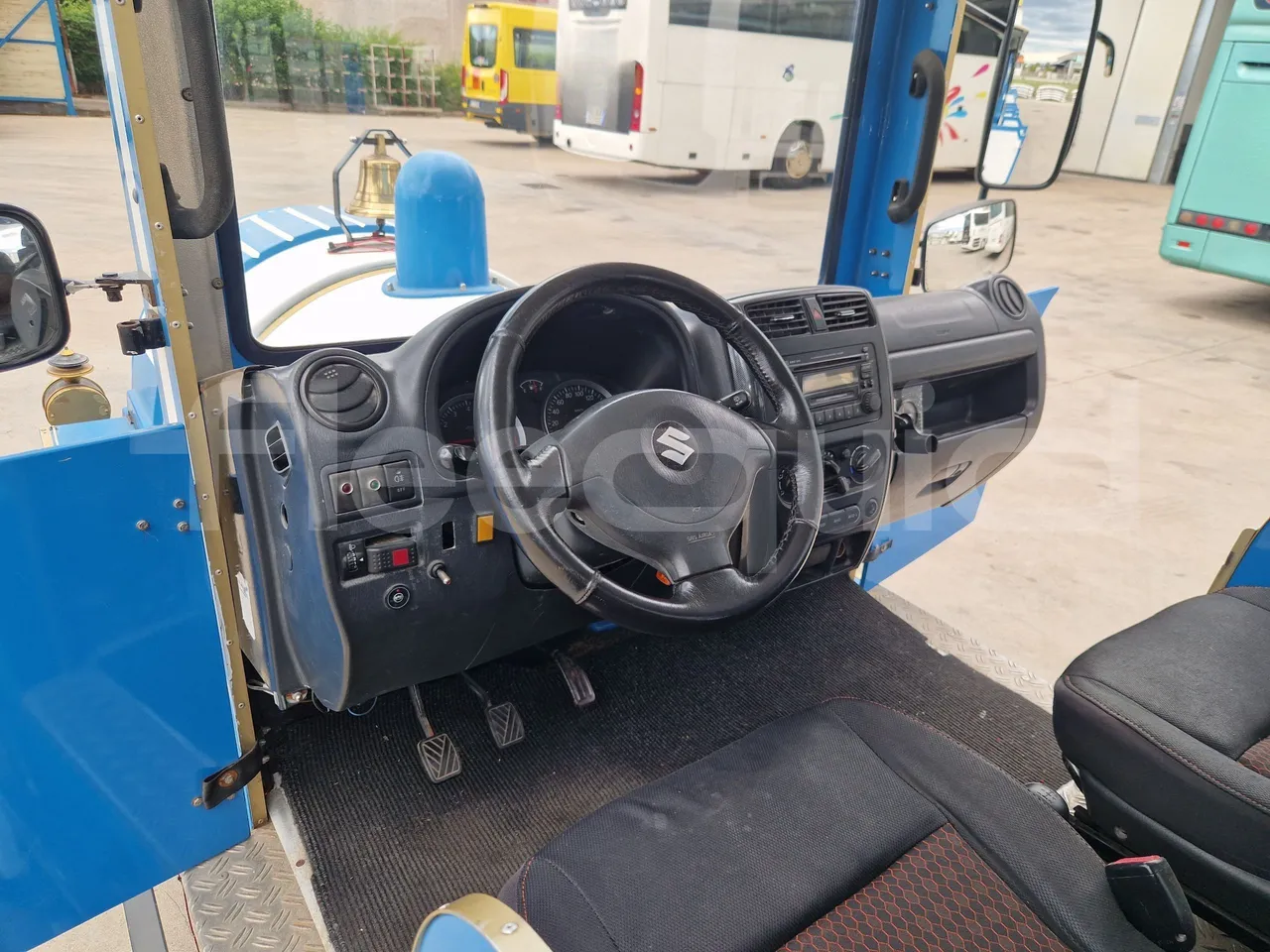 Suzuki Road train SJB - EUR4 - 062.05kW - 3.65m - buttons panels on (mandatory for bus to scrap)