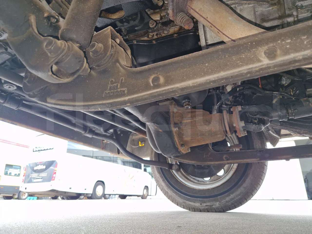 Suzuki Road train SJB - EUR4 - 062.05kW - 3.65m - axel 3  discs right