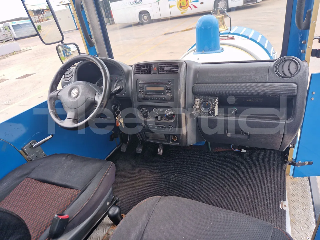Suzuki Road train SJB - EUR4 - 062.05kW - 3.65m - driver's seat photo (mandatory for bus to scrap)