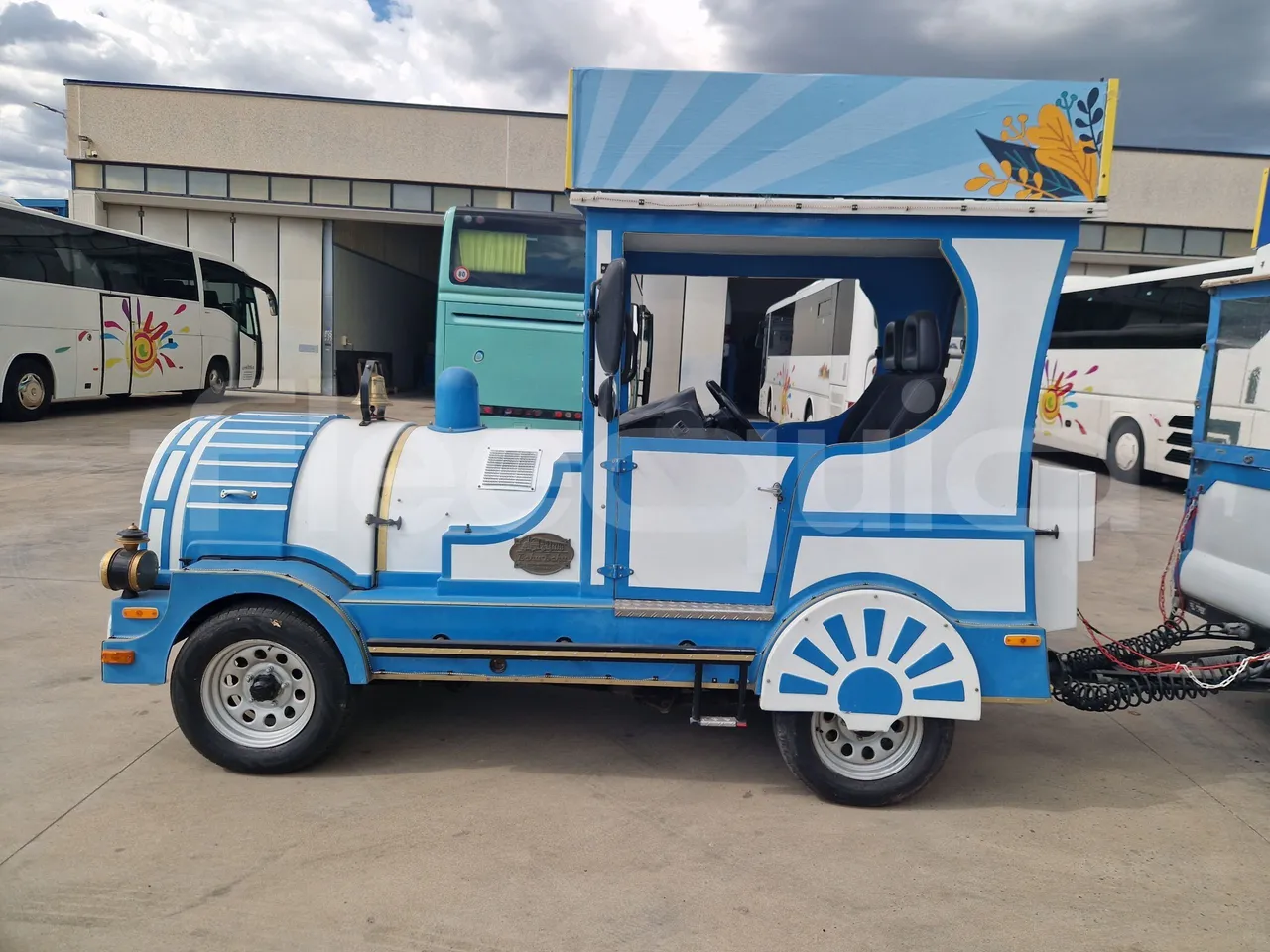 Suzuki Road train SJB - EUR4 - 062.05kW - 3.65m - external compartments photo