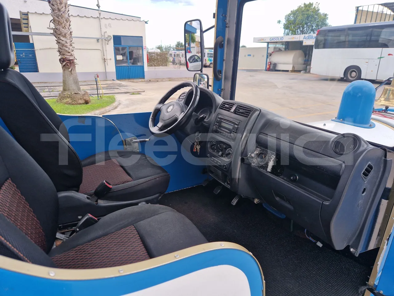 Suzuki Road train SJB - EUR4 - 062.05kW - 3.65m - roof hatch 1