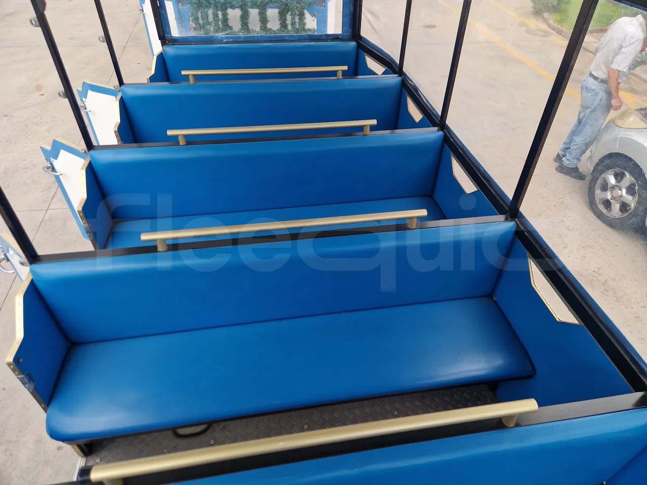 Suzuki Road train SJB - EUR4 - 062.05kW - 3.65m - reverse view middle aisle