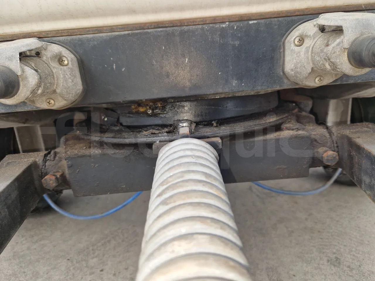 Suzuki Road train SJB - EUR4 - 062.05kW - 3.65m - axel 3 shock absorbers 1 left