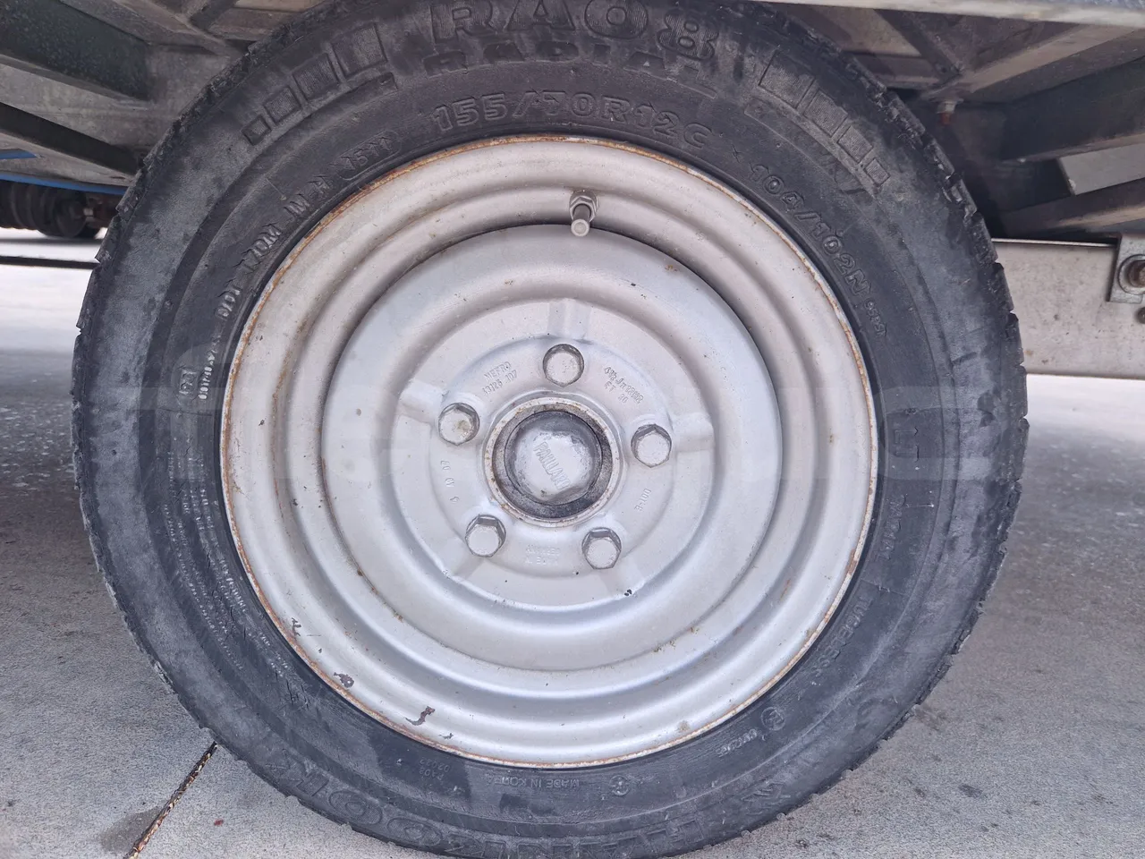 Suzuki Road train SJB - EUR4 - 062.05kW - 3.65m - spare wheel