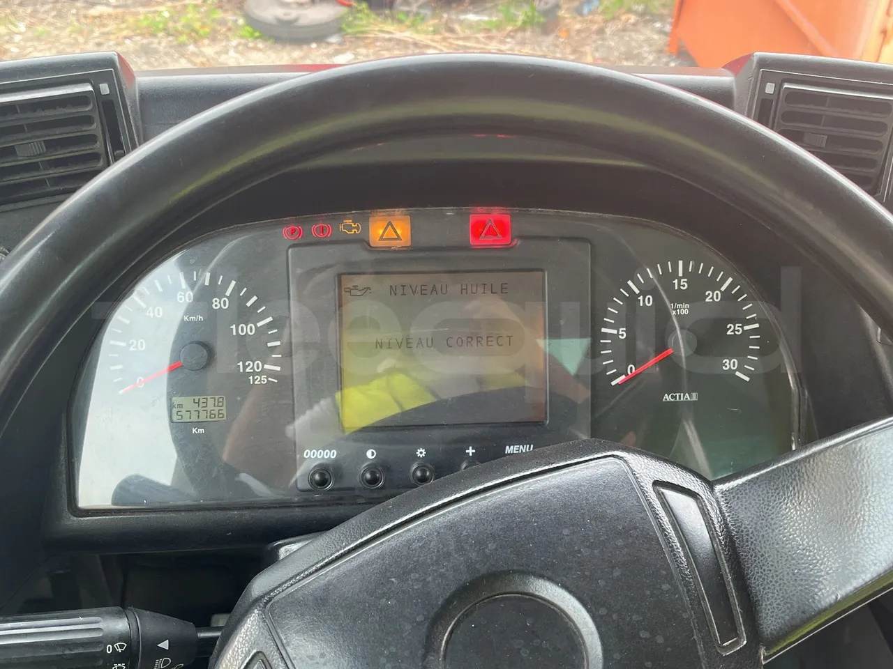 Iveco Heuliez Gx117 - Dashboard Engine On