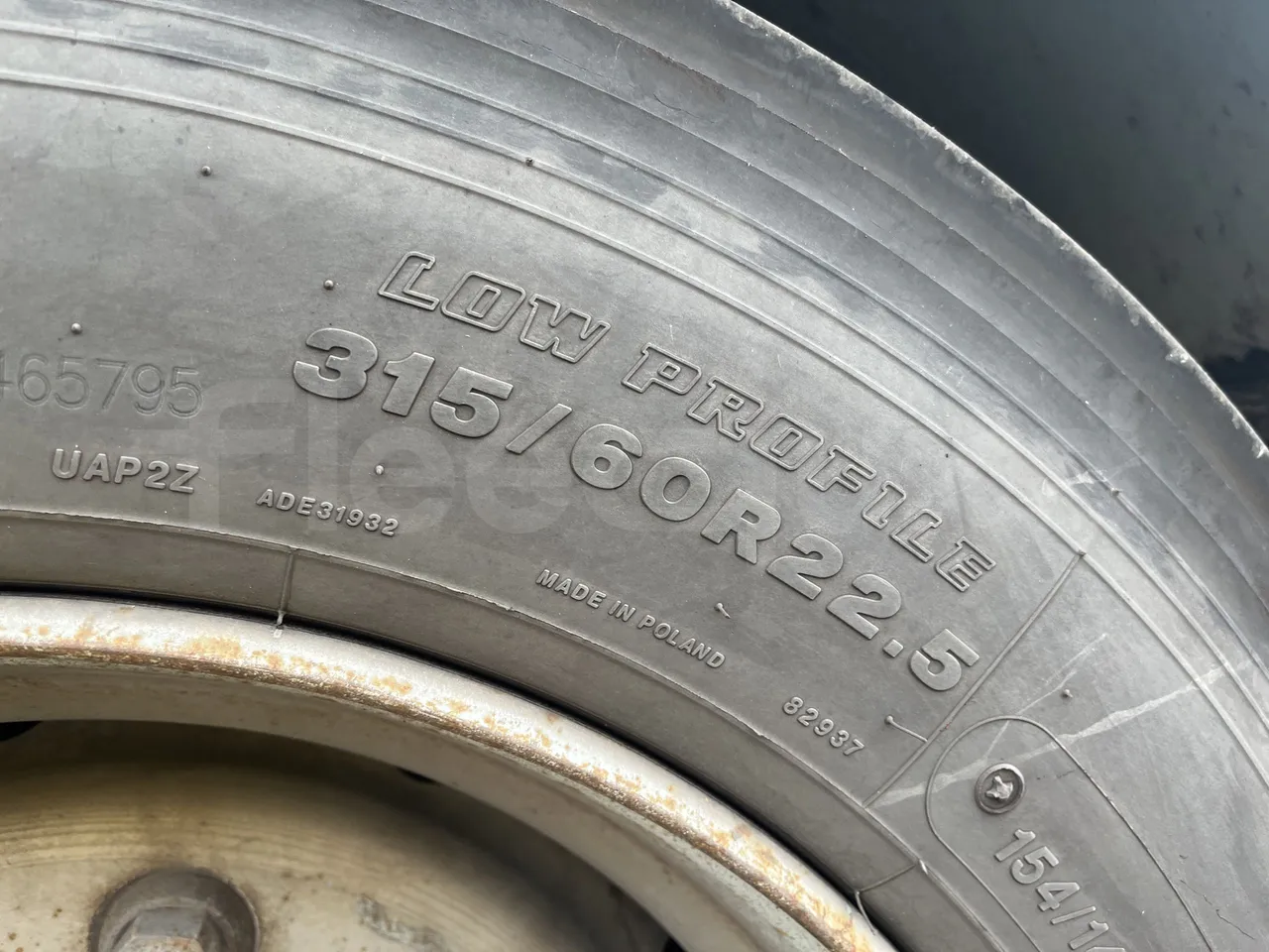 Iveco Heuliez Gx117 - Second Axle Left Side: Tyre Thickness