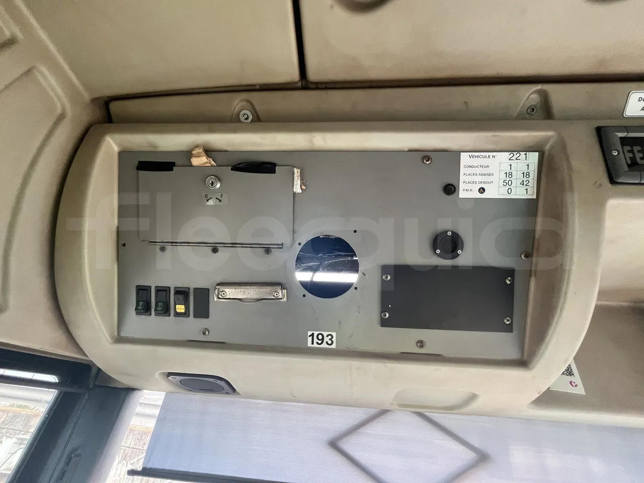 Iveco Heuliez Gx117 - Onboard Device 3 Left Side