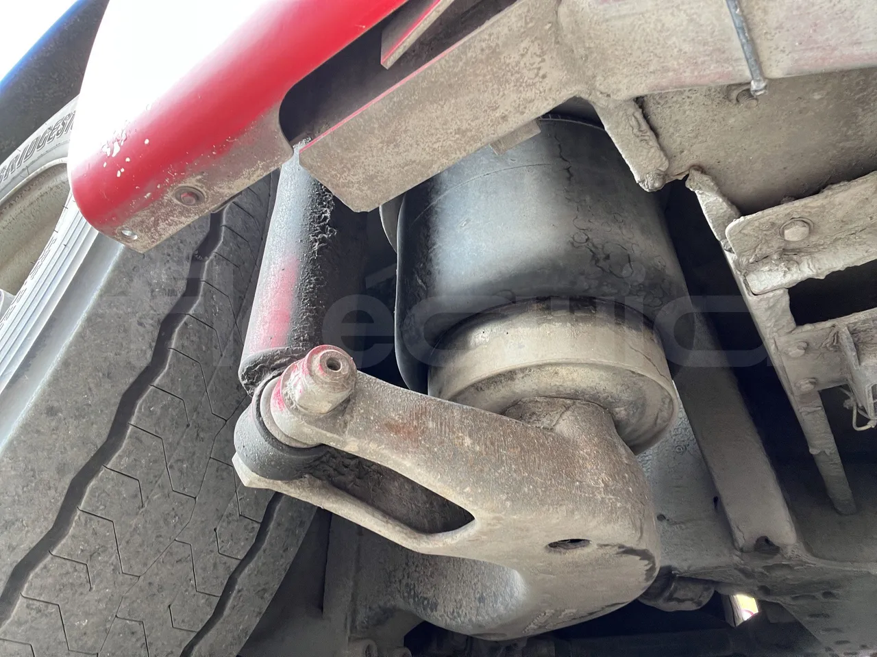 Iveco Heuliez Gx117 - Second Axle First Shock Absorbers Right Side